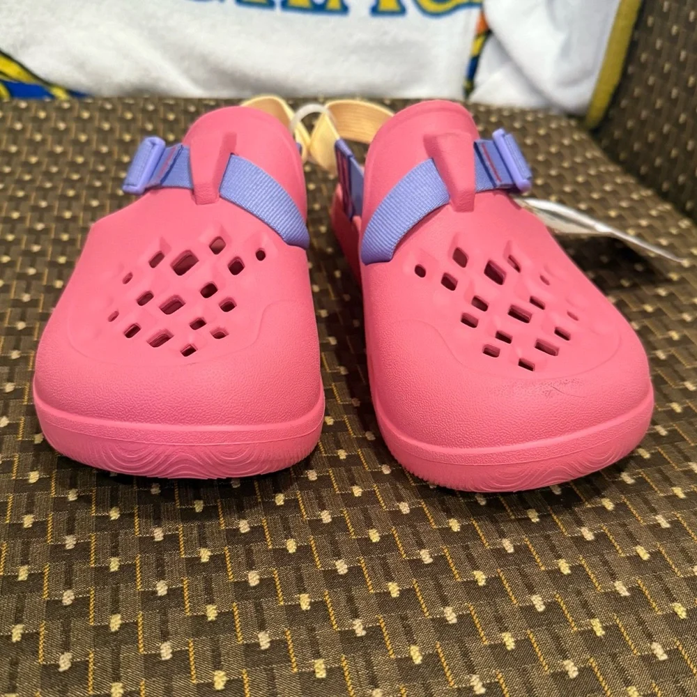 Chaco Chillos Rose Pink Yellow and Purple Clogs, size 5 NWT